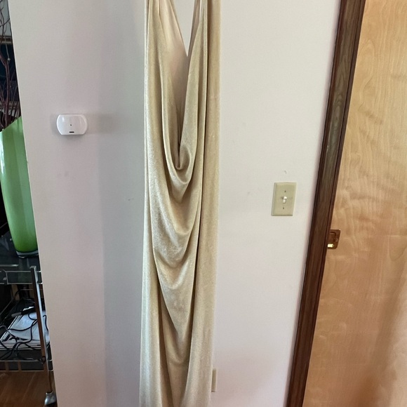 Open back floor length dress - Picture 2 of 4